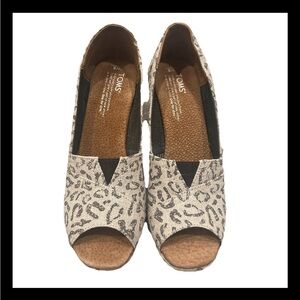 Toms woven snow leopard canvas wedge